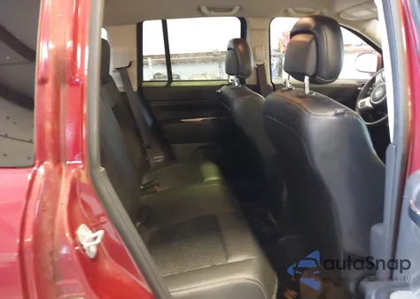 2016 Jeep Compass Latitude z USA, uszkodzony, nr VIN 1C4NJDEB5GD587688